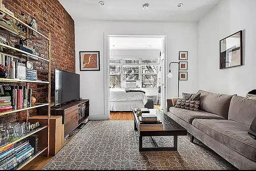 239 E 81st St #2D Photo 1 239 E 81st St #2D Photo 1