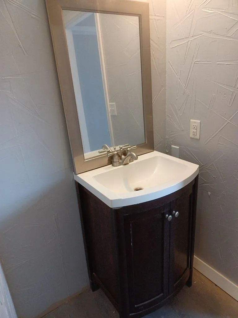 3 bed, 1406 sqft, $1,500 — Photo 4
