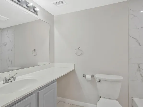 7804 Hanover Pkwy APT T2, Greenbelt, MD 20770