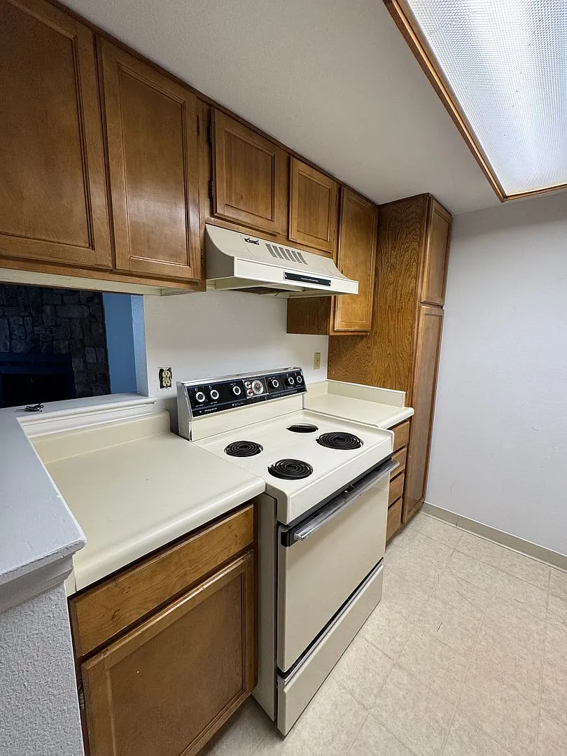 2 Bedroom, 2 Bath Condo On Southwest Side Of Colorado Springs, Move In Special — Photo 4