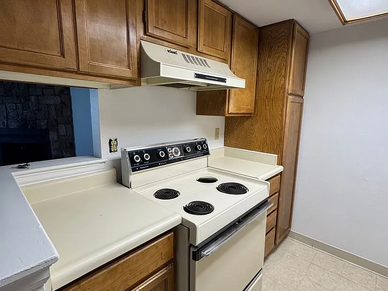 814 Tenderfoot Hill Rd #201 — Photo 4