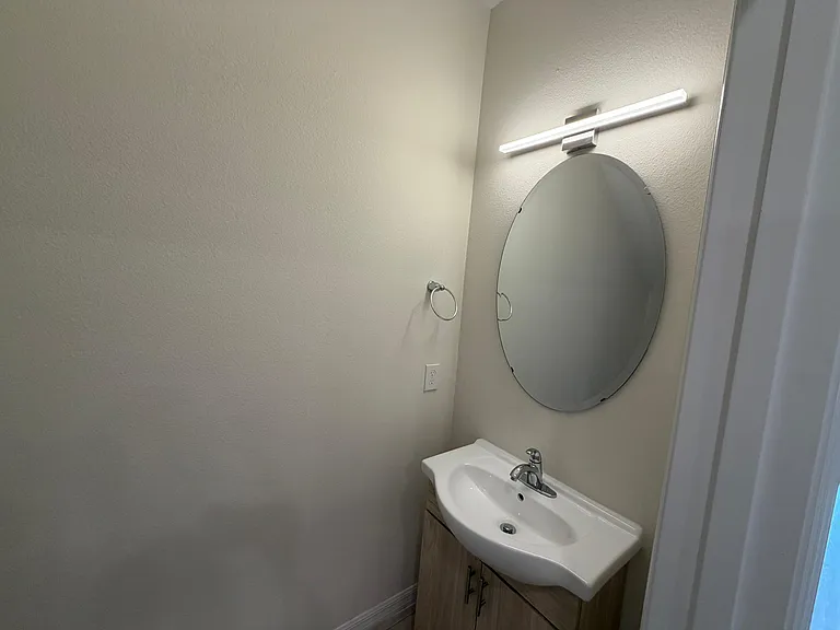 2124 Penny Ln — Photo 21