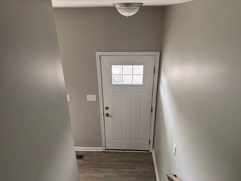 270 Mabdarin Dr — Photo 32