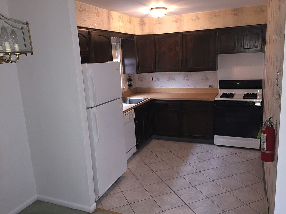 1st image of 9862 Frankford Ave