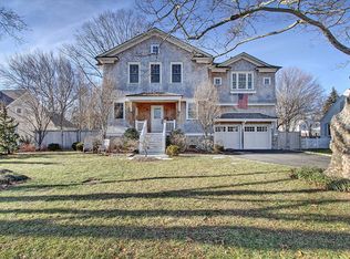 76 Puritan Rd, Fairfield, CT 06824