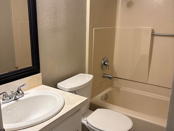 2nd image of 2206 W Hickory St APT 11