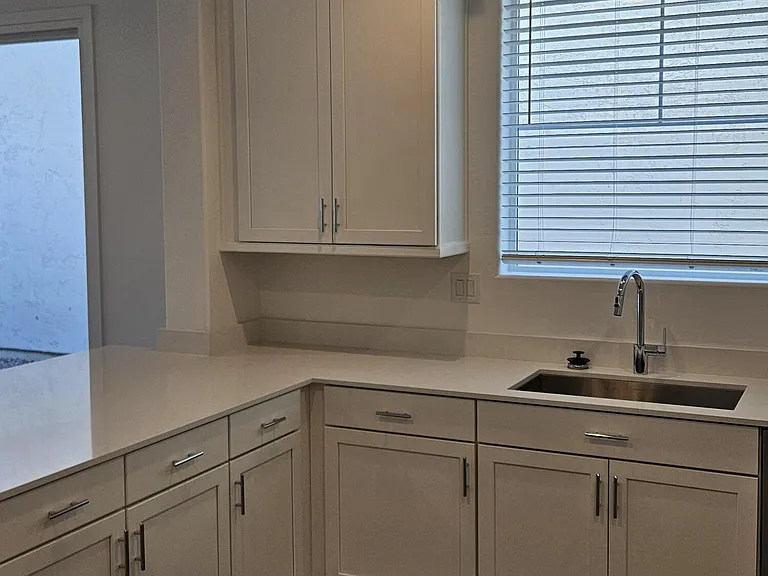 3353 S Primrose Ave — Photo 10