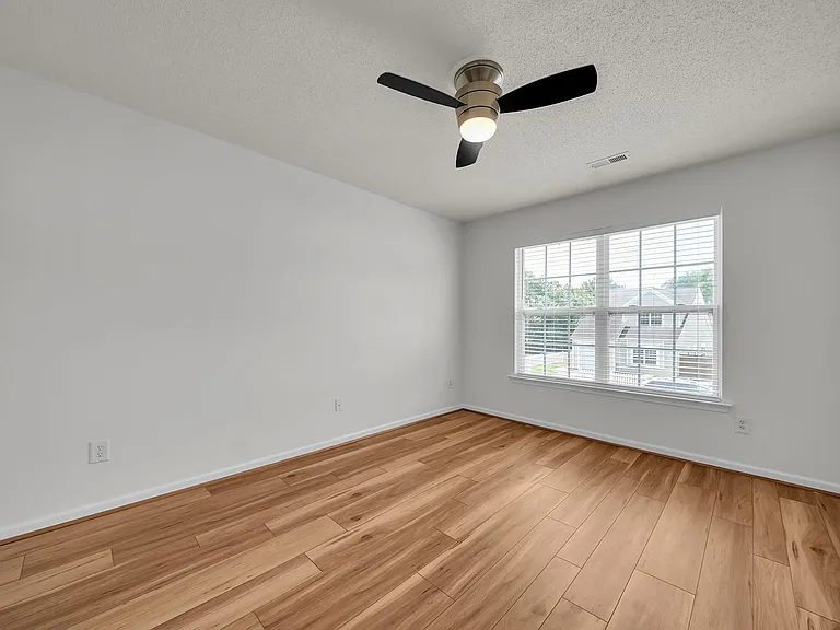 408 Holmes Blvd — Photo 43