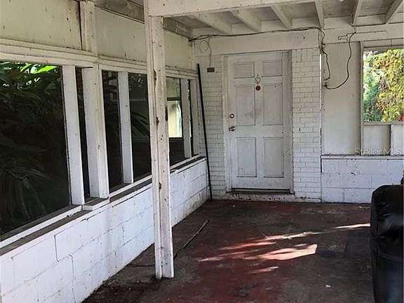 2nd image of 1180 Maxey Dr
