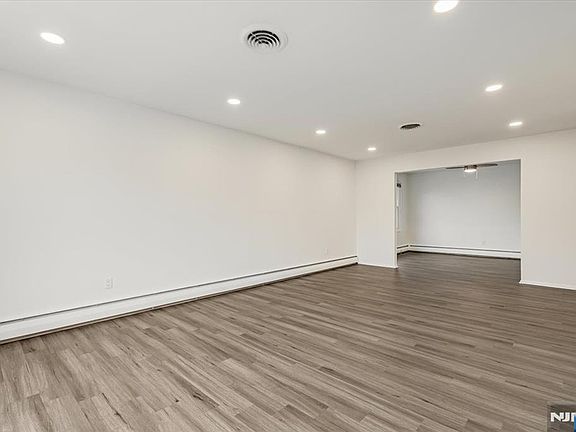 4th image of 35 Field Rd