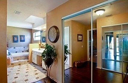 5th image of 6430 Edgeworth Dr