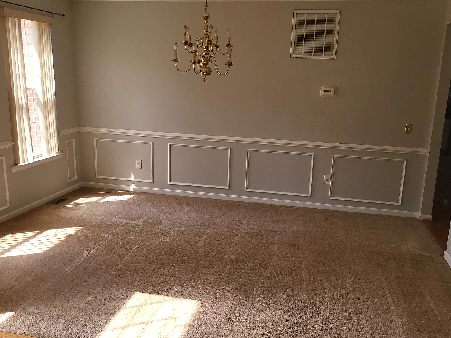 4 bed, 2.5 bath, 3400 sqft, $3,300 — Photo 3