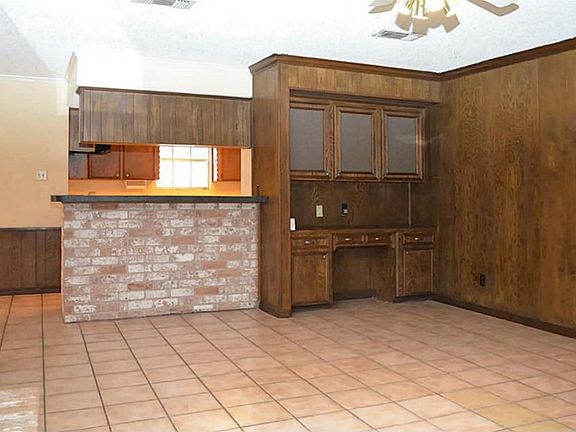 2nd image of 3814 Highpines Dr