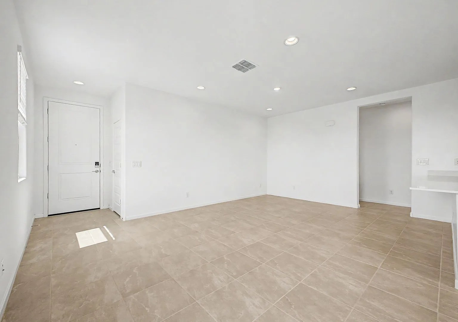 Brand New House For Rent In Estrella! Great Location! — Photo 3