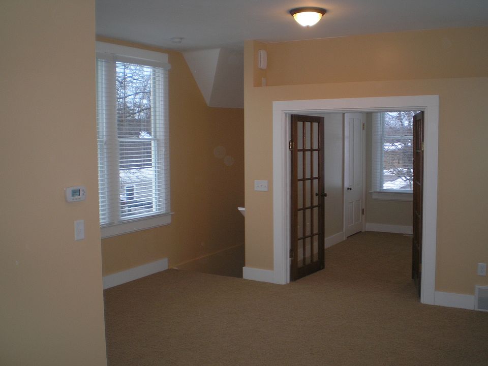 Sitting Area, Doors to Bedroom