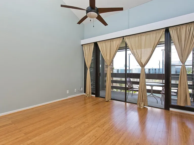 1015 Aoloa Pl #4 — Photo 3