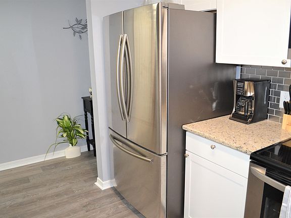 5th image of 638 Virginia Oak Ct