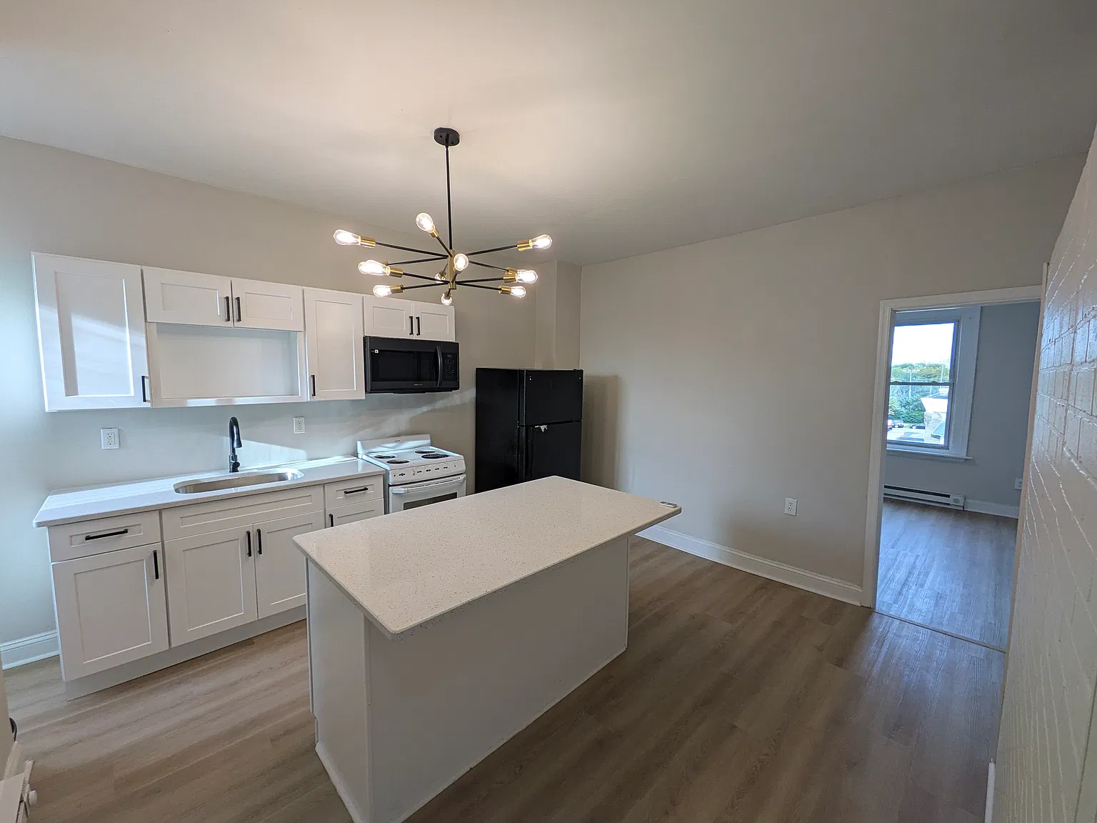 1 bed, 600 sqft, $1,050 — Photo 2