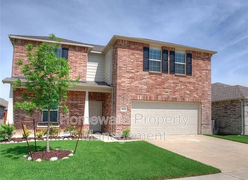 4 bed, 3.0 bath, 2804 sqft, $2,300 — Photo 1