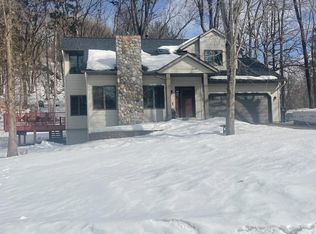 120 Meadow Dr N, Hudson, WI 54016