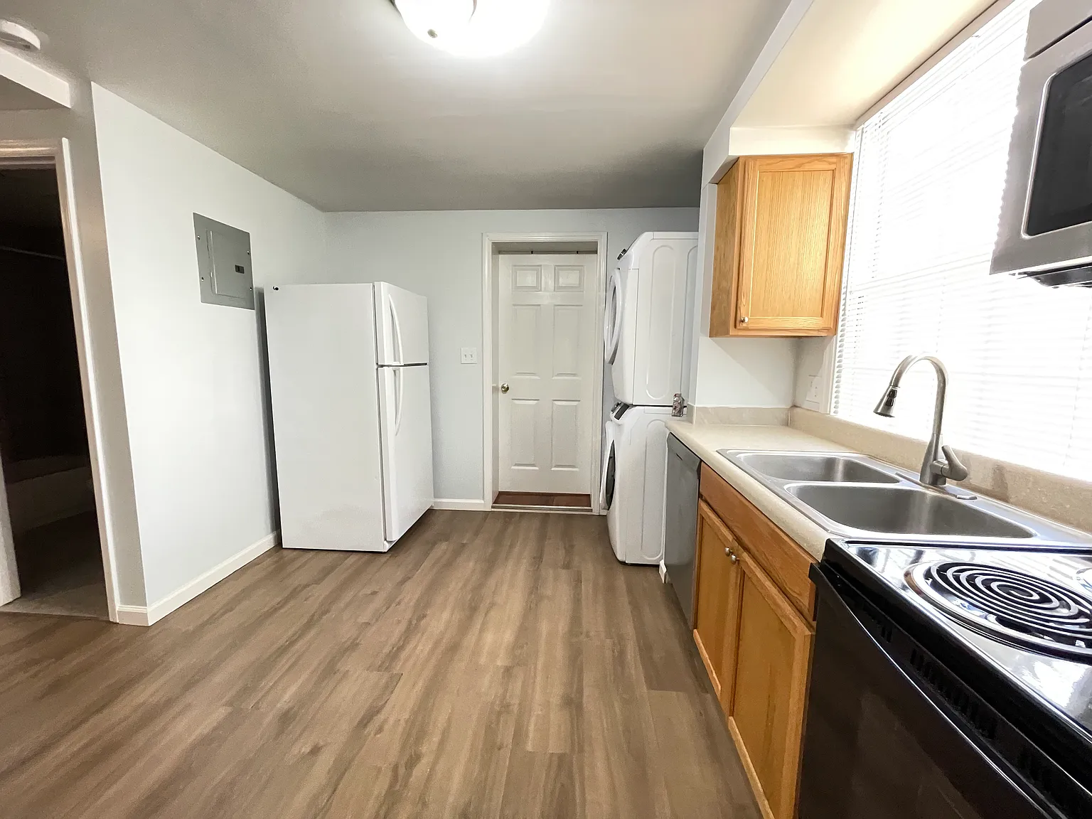 2 bed, $1,080 — Photo 4