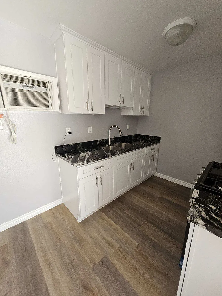 Building Photo - 15766 Sequoia St #4