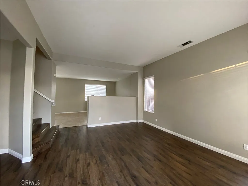 4 bed, 2.5 bath, 2390 sqft, $3,300 — Photo 3