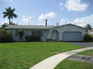 5200 SW 8th St, Plantation, FL 33317