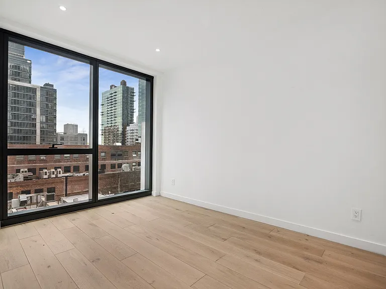 42-62 Hunter St #8 — Photo 8