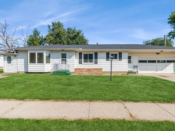 519 4th St, Story City, IA 50248
