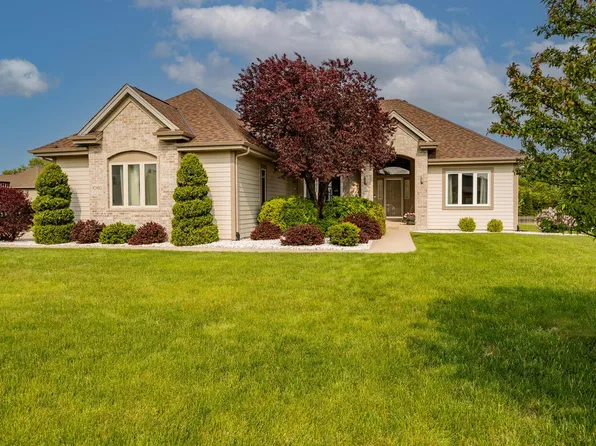 10160 South Settlers WAY, Oak Creek, WI 53154