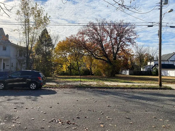 415 Mulberry St, Millville, NJ 08332