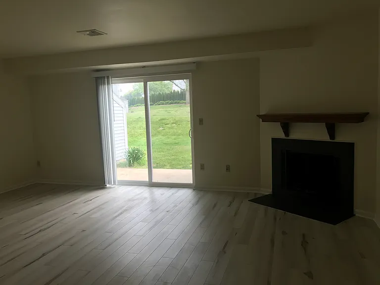 222 Cambridge Ct — Photo 18