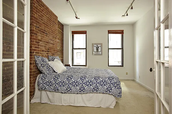 Sold by Stribling | media 11