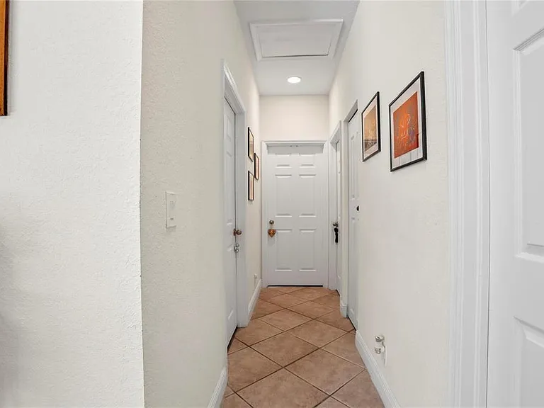 6421 NW 41st St — Photo 19