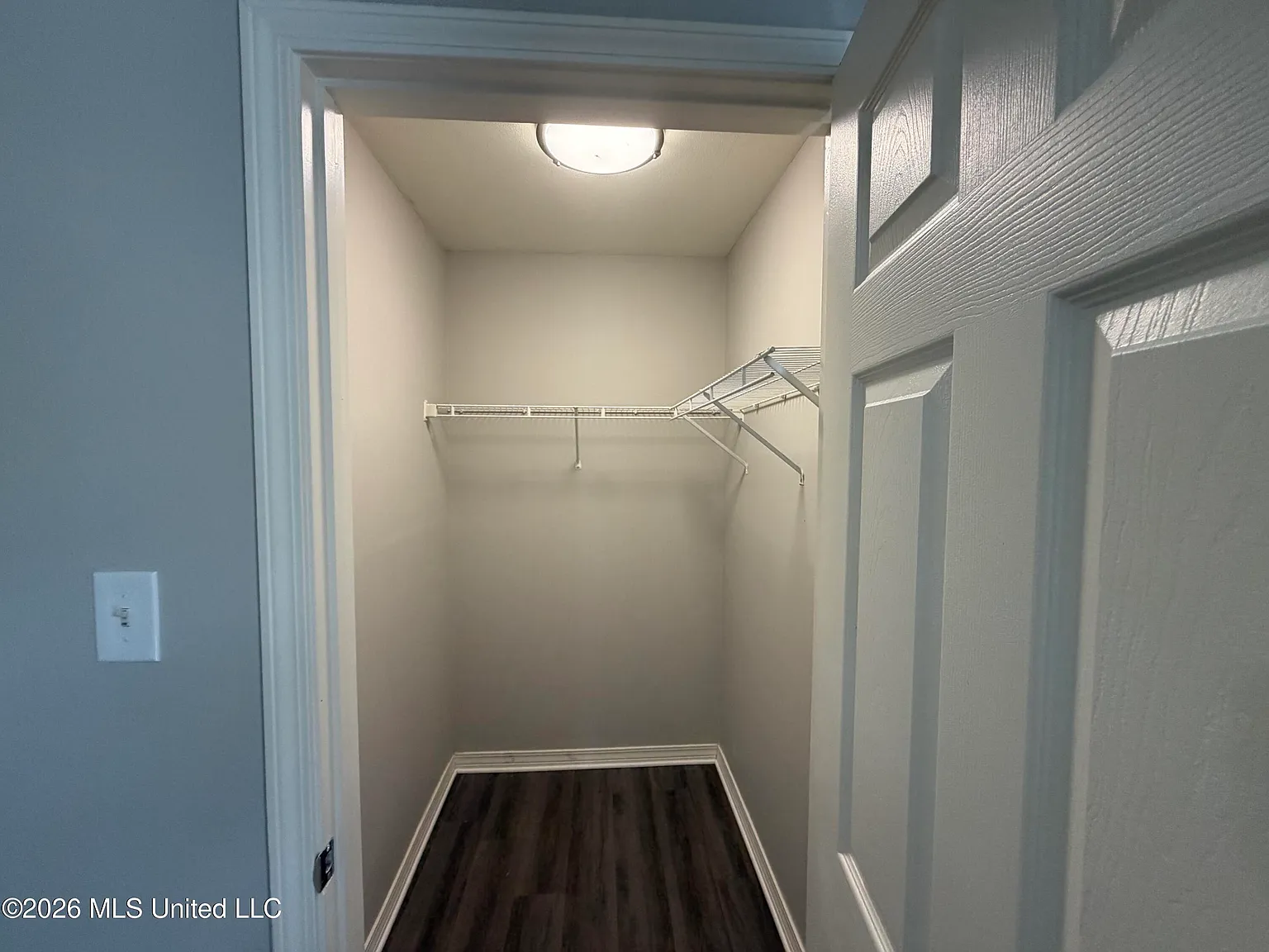 3 bed, 2.0 bath, 1071 sqft, $1,200 — Photo 4