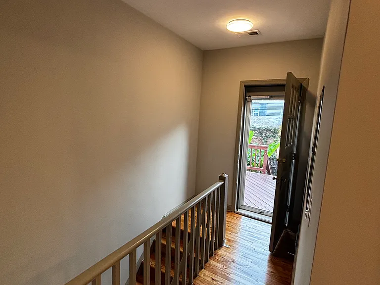 1305 King St #1 — Photo 13