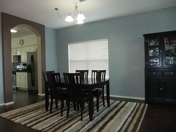 4th image of 2831 Earle Dr