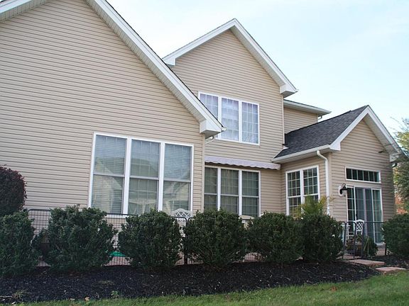 4th image of 1 Marion Ct