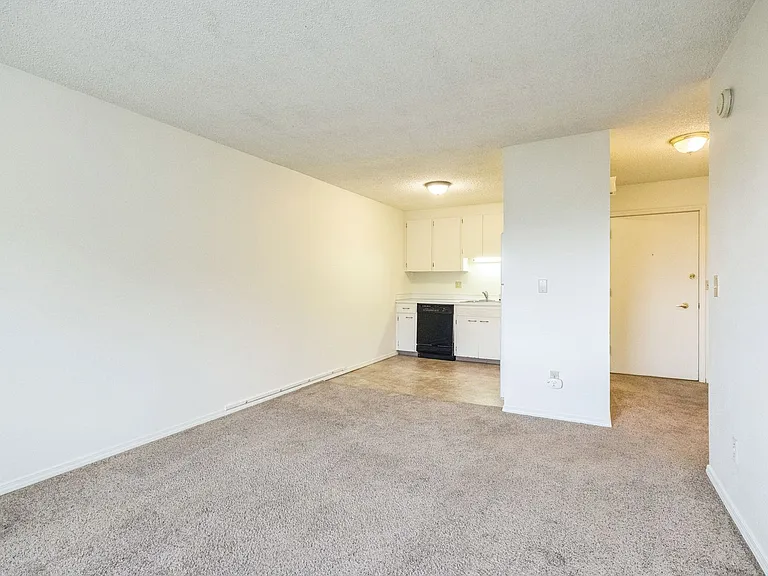 20th Ave Apartments — Photo 10