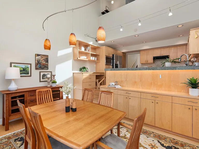 318 SE Spokane St #3 — Photo 15