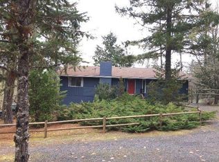 1725 Robertson Bridge Rd, Grants Pass, OR 97526