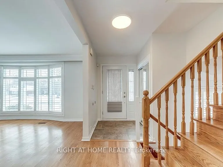49 Rayne Ave — Photo 5