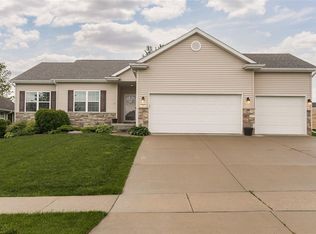 335 34th Ave, Marion, IA 52302