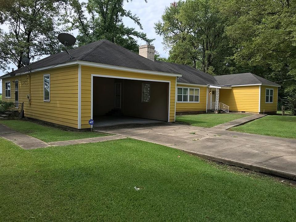 1st image of 3545 S Woodlawn Dr