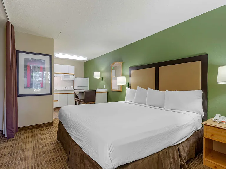 Superior Studio - 1 King Bed