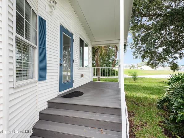 584 Lake Dr, Titusville, FL 32780