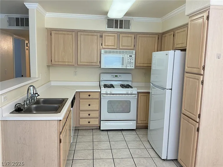 5710 E Tropicana Ave #1007 — Photo 4