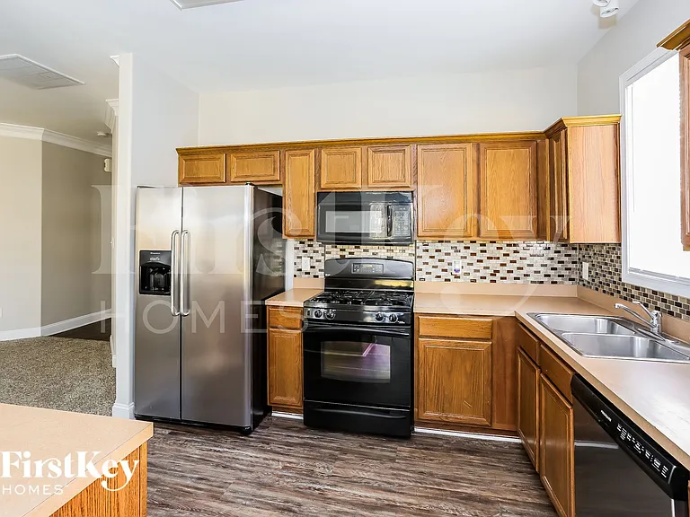 9633 Waltham Ct — Photo 6