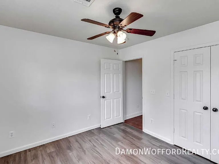 107 Emry Cv — Photo 43